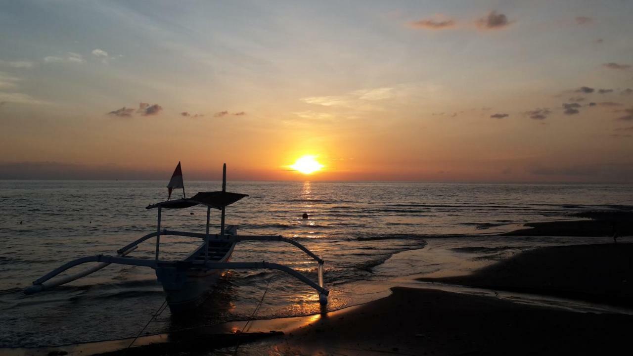 Bali Taman Beach Resort & Spa Lovina Pabean Buleleng エクステリア 写真